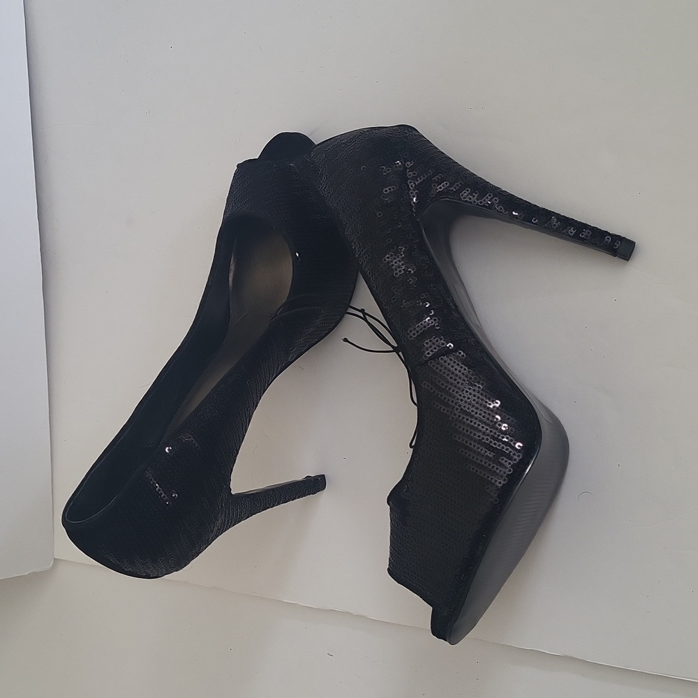 NWT Forever 21 Black Sequined Stiletto Heels, Size 9 - Picture 6 of 13